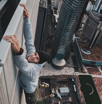 ‘Mustang Wanted’, a world famous roofer