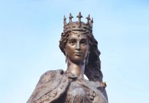 Anne of Kyiv became a Queen of France. By naming her first son and future King of France Philip, she is credited with introducing this Greek name (Philippos, from ‘philos’ and ‘hippos’, meaning “loves horses”) to royal families of Western Europe