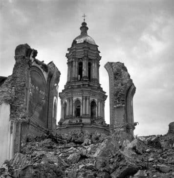 John Steinbeck describes the ruins of Kyiv-Pechersk Lavra, St. Sophia and sarcophagus of Yaroslav the Wise