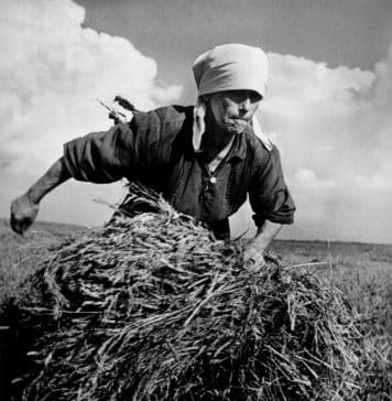 Ukrainian women at work. As seen by John Steinbeck and Robert Capa in 1947