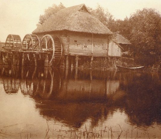 Three-wheeled water mill in Ukraine, 1900s