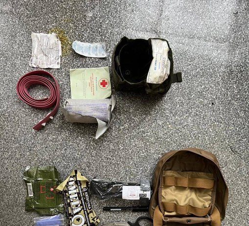 Russian soldier’s first-aid kit vs Ukrainian one