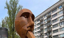 ‘Putin Suicide” Monument in Kyiv