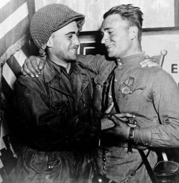 Elbe Day iconic photo: American Robertson and Ukrainian Silvashko