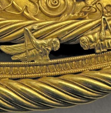 Grasshoppers on Golden Pectoral from Tovsta Mogyla