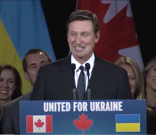 Wayne Gretzky during his ‘United For Ukraine’ speech: My Grandmother always called on me in Ukrainian language