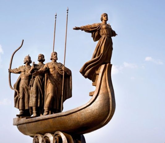Monument to legendary founders of Kyiv