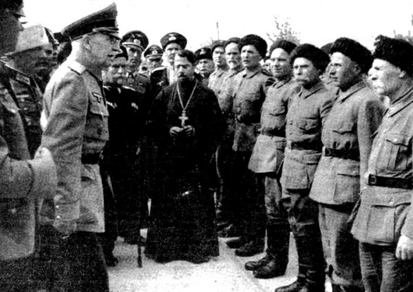 German officer with ROA soldiers and Orthodox priests