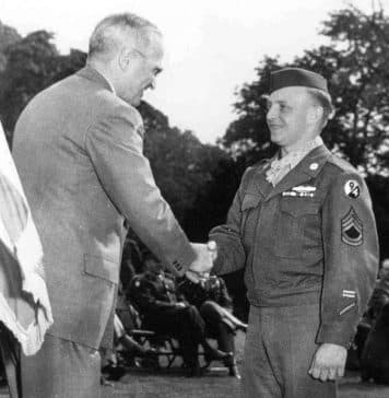 WW2 Master Sergeant Nicholas Oresko, son of Ukrainian immigrants, received Medal of Honor from the hands of U.S. President Harry S. Truman
