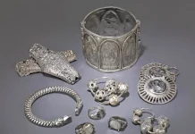 Kyiv Hoard of 1842 found near Desiatynna Church: how a Russian stole Ukraine’s National Treasure