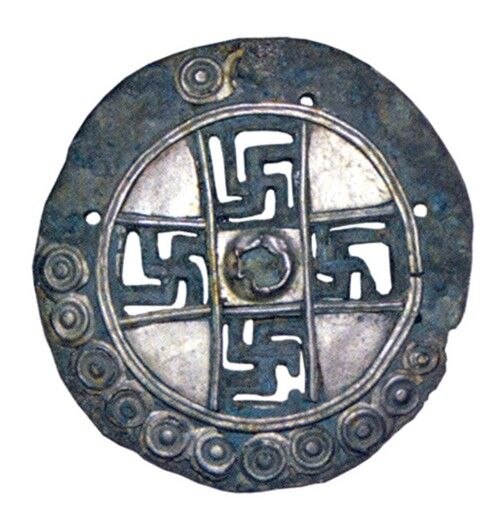 Kyiv Radial Fibulae: Made by Rus people, not Goths 1 Fibula of Eastern Polans 3d c AD