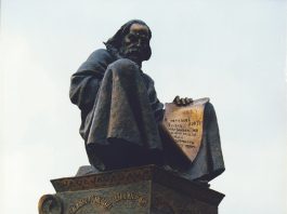A monument dedicated to the triumvirate princes at Lyubech; from left to right are Svyatopolk, Svyatoslav, and Volodymyr Monomakh. On the left side, Vasylko and David.