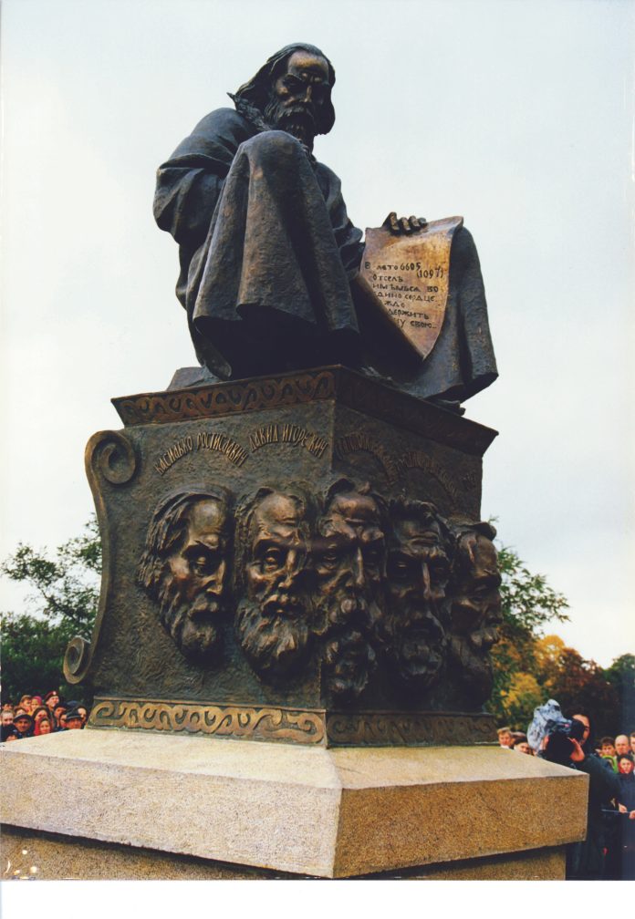 A monument dedicated to the triumvirate princes at Lyubech; from left to right are Svyatopolk, Svyatoslav, and Volodymyr Monomakh. On the left side, Vasylko and David.